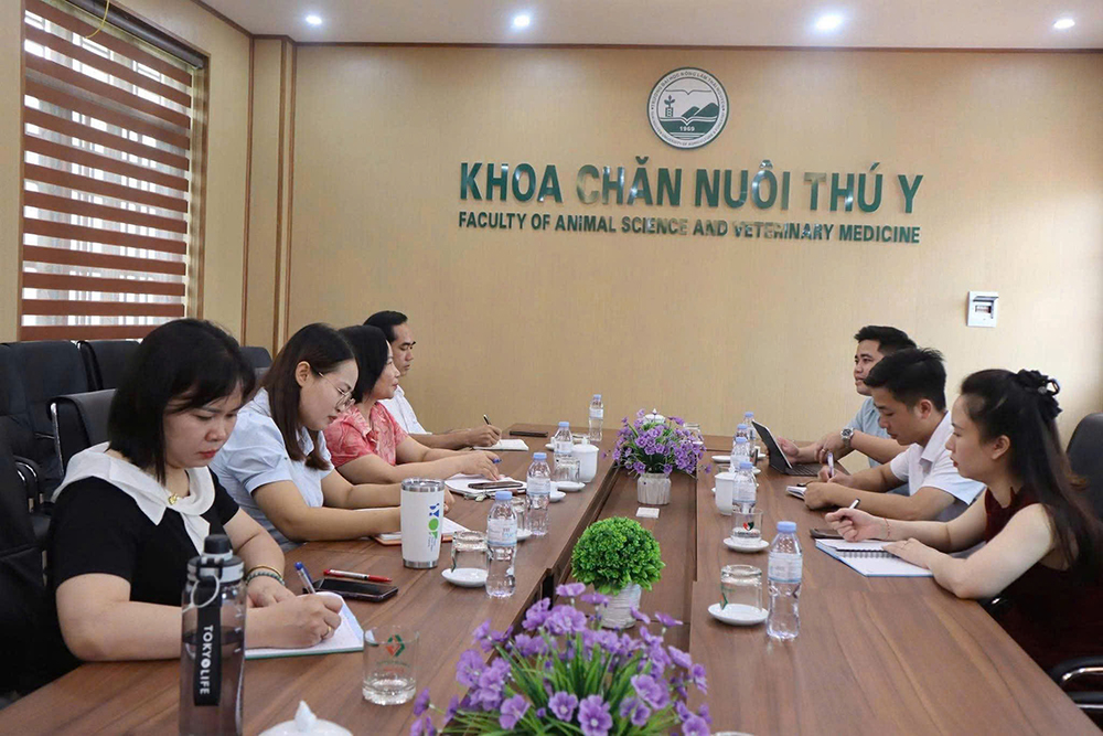 Kết nối đào tạo và thực tiễn: AMAPET làm việc cùng Khoa Chăn nuôi Thú y 